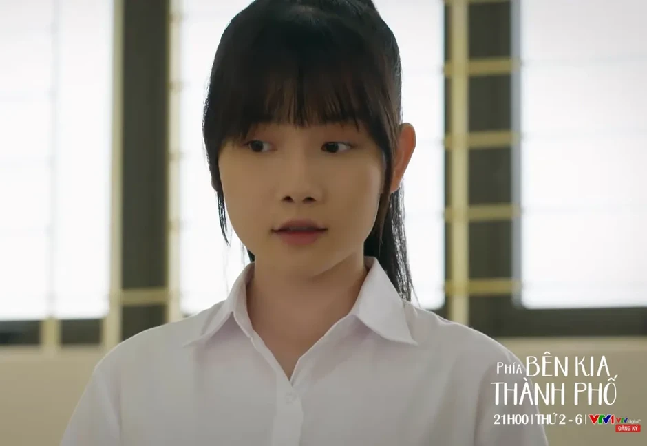 Phía bên kia thành phố - Tập 4: Khuê tố Tuyết Lan gian lận trong cuộc thi nghiên cứu khoa học Phía bên kia thành phố - Tập 4: Khuê tố Tuyết Lan gian lận trong cuộc thi nghiên cứu khoa học