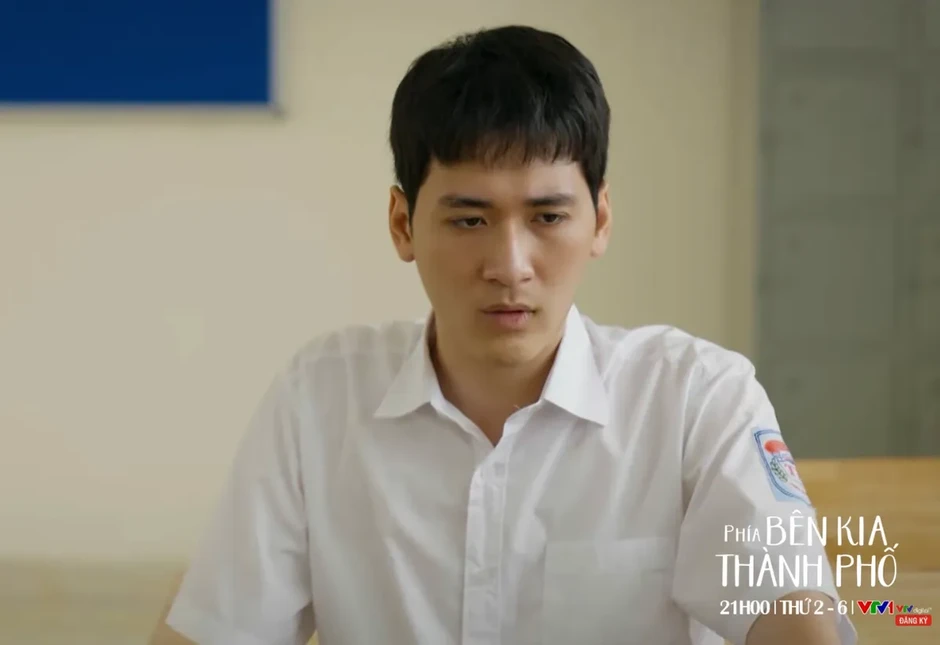 Phía bên kia thành phố - Tập 4: Khuê tố Tuyết Lan gian lận trong cuộc thi nghiên cứu khoa học Phía bên kia thành phố - Tập 4: Khuê tố Tuyết Lan gian lận trong cuộc thi nghiên cứu khoa học