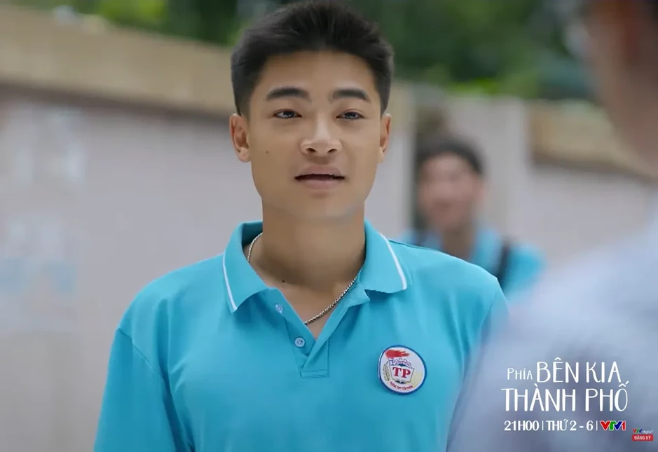 Phía bên kia thành phố - Tập 5: Vừa làm anh hùng bảo vệ mỹ nhân, Cương nhận ngay tin crush thích bạn thân mình