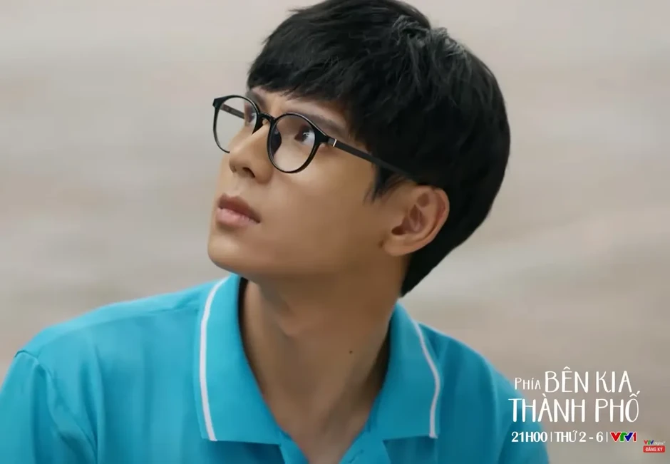 Phía bên kia thành phố - Tập 5: Vừa làm anh hùng bảo vệ mỹ nhân, Cương nhận ngay tin crush thích bạn thân mình