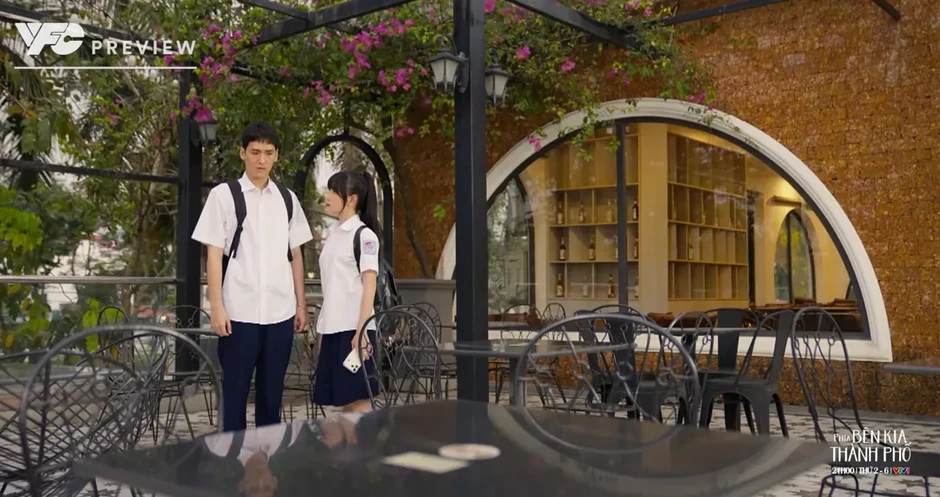 Phía bên kia thành phố - Tập 7: Khước từ là thế, Tuyết Lan vẫn một mực bảo vệ Cương trước mặt Thái Phía bên kia thành phố - Tập 7: Khước từ là thế, Tuyết Lan vẫn một mực bảo vệ Cương trước mặt Thái