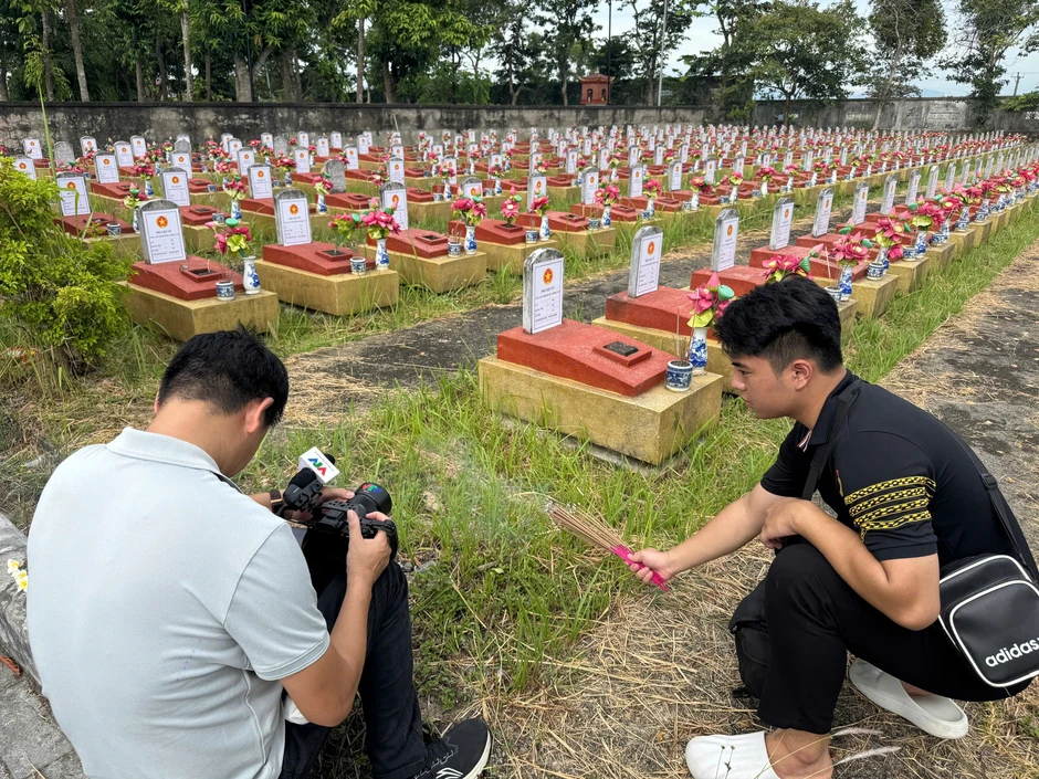 Phim tài liệu 'Phía sau những trận đánh': Hành trình 500 ngày đêm tìm đồng đội Phim tài liệu 'Phía sau những trận đánh': Hành trình 500 ngày đêm tìm đồng đội