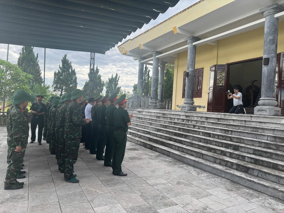 Phim tài liệu 'Phía sau những trận đánh': Hành trình 500 ngày đêm tìm đồng đội Phim tài liệu 'Phía sau những trận đánh': Hành trình 500 ngày đêm tìm đồng đội