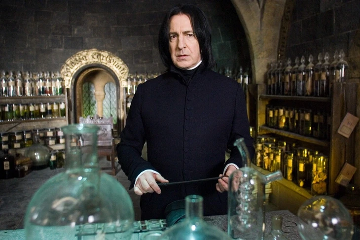 Phim trường Harry Potter siết chặt an ninh vì 'giáo sư Snape' bị dọa giết