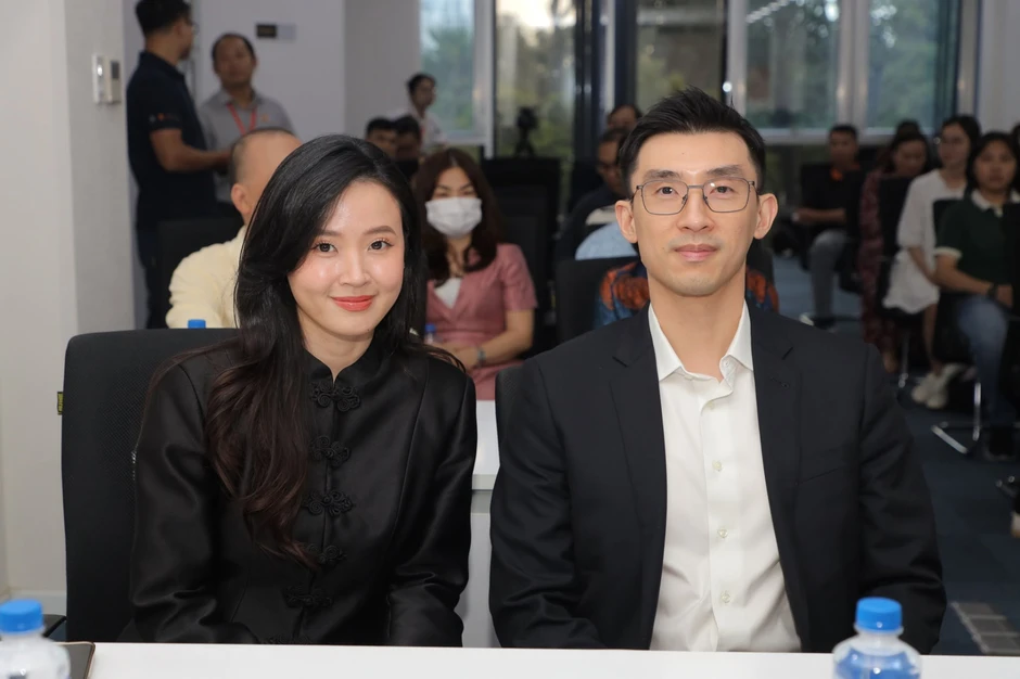 Phó chủ tịch Duy Tân Group tiết lộ vai trò của Midu Phó chủ tịch Duy Tân Group tiết lộ vai trò của Midu