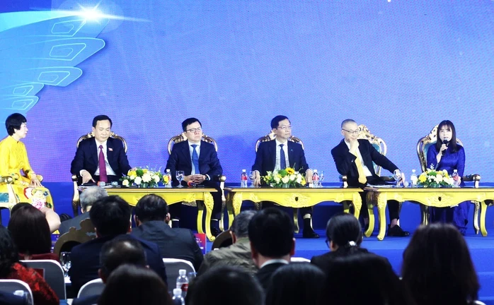 Phó Thủ tướng đề nghị thúc đẩy lan tỏa giá trị văn hóa, đạo đức kinh doanh Phó Thủ tướng đề nghị thúc đẩy lan tỏa giá trị văn hóa, đạo đức kinh doanh