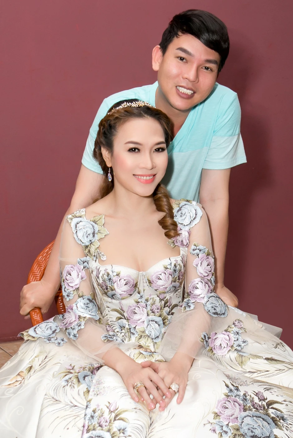 'Phù thủy make up' Hồ Khanh: Tối kỵ khi làm việc với nghệ sĩ là 'nhiều chuyện' 'Phù thủy make up' Hồ Khanh: Tối kỵ khi làm việc với nghệ sĩ là 'nhiều chuyện'