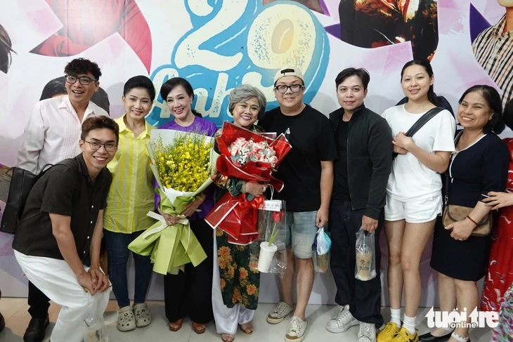Phương Hồng Thủy 2 tháng khó quên trên sàn kịch Phương Hồng Thủy 2 tháng khó quên trên sàn kịch