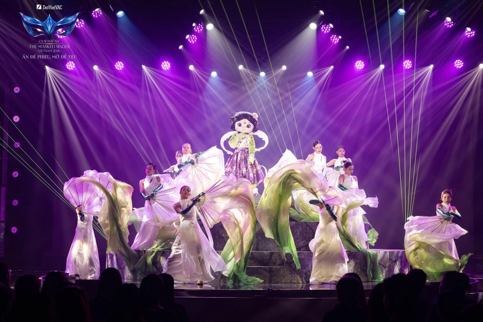 Phương Mỹ Chi cạnh tranh Trấn Thành