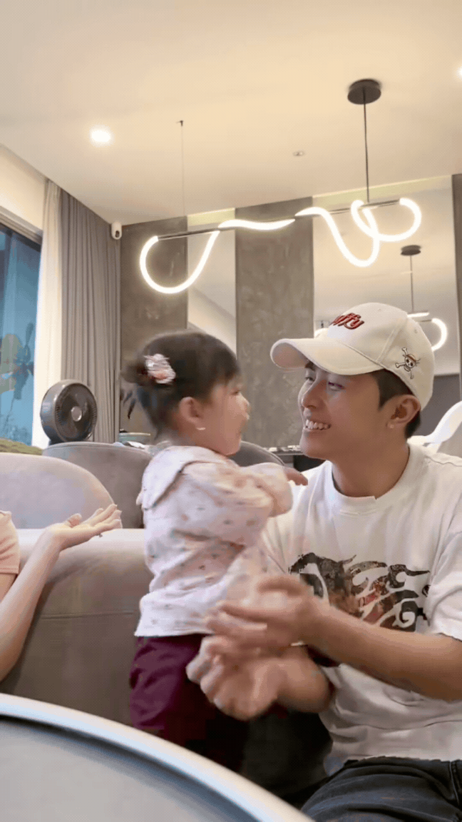 Puka nói gì về chuyện sinh con thêm con nữa cho Gin Tuấn Kiệt Puka nói gì về chuyện sinh con thêm con nữa cho Gin Tuấn Kiệt