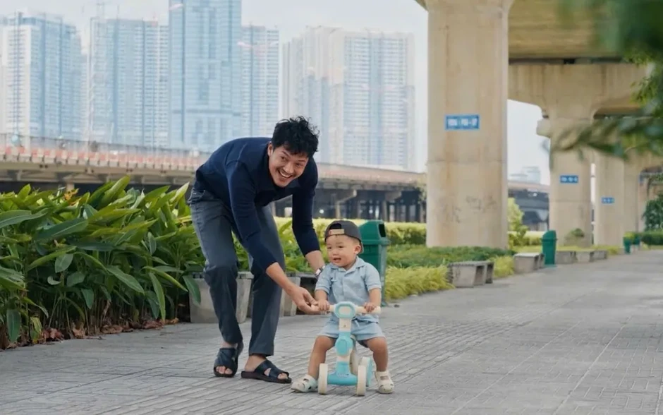 Quang Tuấn đưa con trai đi đóng phim về tình cảm gia đình Quang Tuấn đưa con trai đi đóng phim về tình cảm gia đình