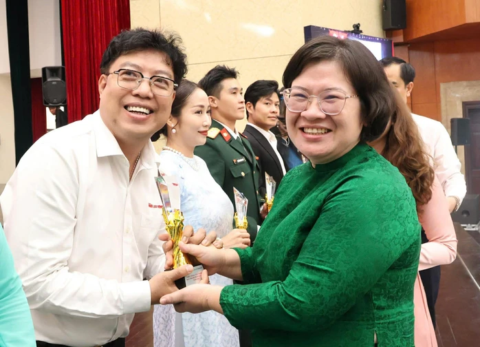 Quốc Thảo, Hạnh Thúy - Lan tỏa khát vọng sáng tạo vì sự phát triển của TP HCM Quốc Thảo, Hạnh Thúy - Lan tỏa khát vọng sáng tạo vì sự phát triển của TP HCM