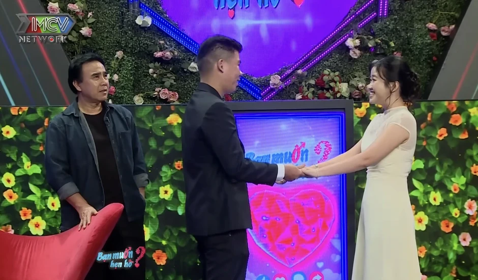 Quyền Linh phấn khích khi chàng trai 1,8m chinh phục được gái xinh Ngoại thương Quyền Linh phấn khích khi chàng trai 1,8m chinh phục được gái xinh Ngoại thương