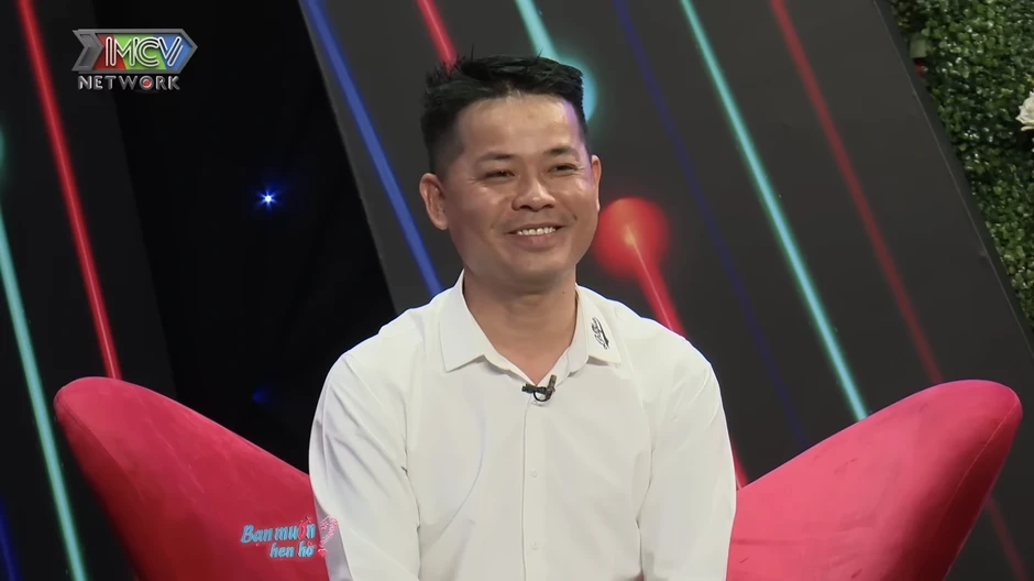 Quyền Linh phấn khích khi 'trai tân' 44 tuổi mạnh dạn chinh phục mẹ đơn thân Quyền Linh phấn khích khi 'trai tân' 44 tuổi mạnh dạn chinh phục mẹ đơn thân
