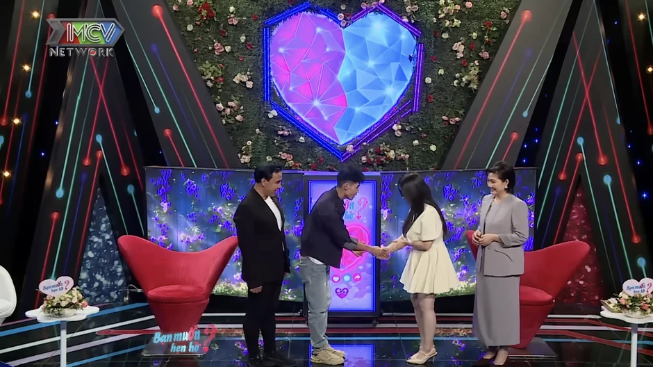 Quyền Linh tiếc nuối trước lý do khiến cô gái từ chối thợ bánh hơn 11 tuổi Quyền Linh tiếc nuối trước lý do khiến cô gái từ chối thợ bánh hơn 11 tuổi