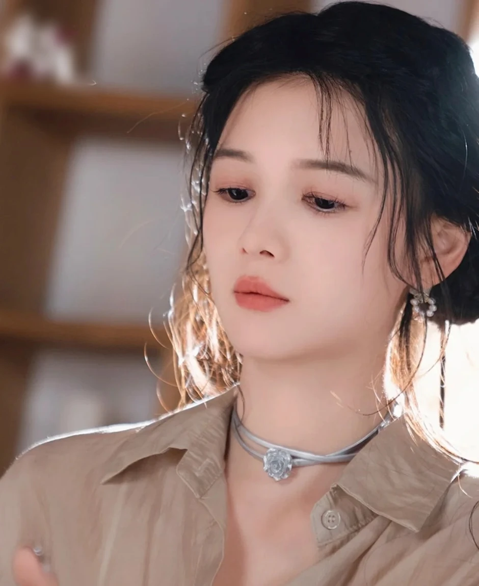 Rò rỉ file ghi âm ngọc nữ gen Z hành hung trợ lý gây sốc, hình tượng ngoan hiền sụp đổ Rò rỉ file ghi âm ngọc nữ gen Z hành hung trợ lý gây sốc, hình tượng ngoan hiền sụp đổ