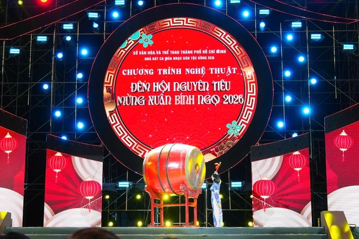 Rực rỡ đêm hội Nguyên tiêu, đậm sắc màu văn hóa Việt - Hoa Rực rỡ đêm hội Nguyên tiêu, đậm sắc màu văn hóa Việt - Hoa