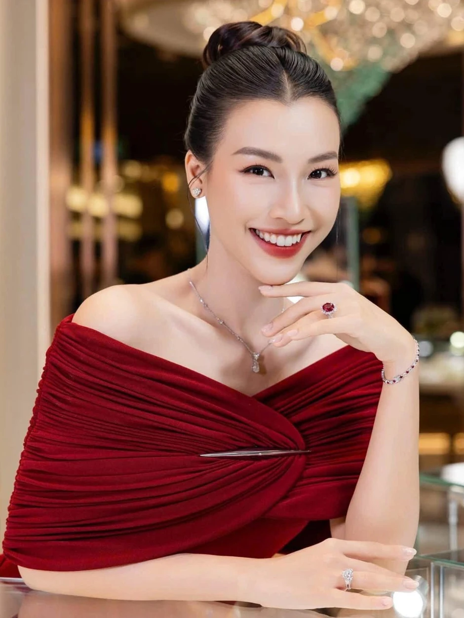 Sắc vóc bạn gái thủ môn Patrik Lê Giang Sắc vóc bạn gái thủ môn Patrik Lê Giang