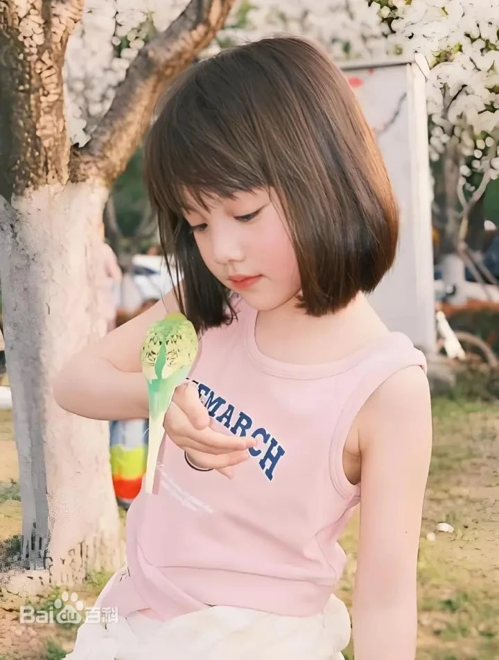 Sao nhí mới 7 tuổi đã mua 6 căn nhà Sao nhí mới 7 tuổi đã mua 6 căn nhà