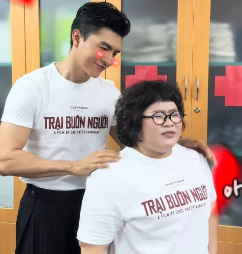 Sao nữ theo đuổi Steven Nguyễn từ Trại Buôn Người ra tận ngoài đời, càng làm xấu mình càng hút triệu view Sao nữ theo đuổi Steven Nguyễn từ Trại Buôn Người ra tận ngoài đời, càng làm xấu mình càng hút triệu view