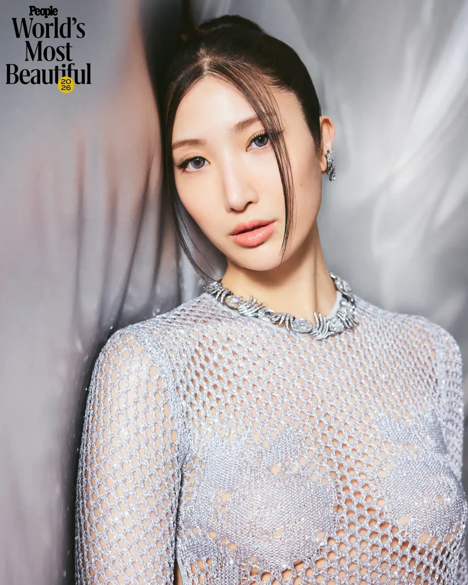 Sao phim KPop Demon Hunters trải lòng khi là một trong Những người phụ nữ đẹp nhất thế giới năm 2026 Sao phim KPop Demon Hunters trải lòng khi là một trong Những người phụ nữ đẹp nhất thế giới năm 2026
