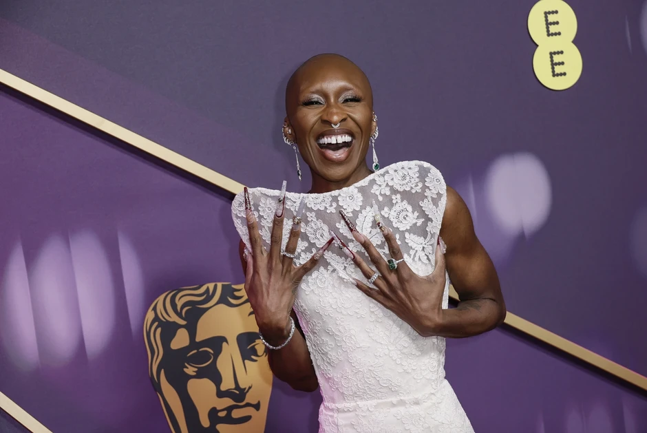 Sao phim 'Wicked' Cynthia Erivo đáp trả tin đồn 'rạn nứt' với Ariana Grande Sao phim 'Wicked' Cynthia Erivo đáp trả tin đồn 'rạn nứt' với Ariana Grande
