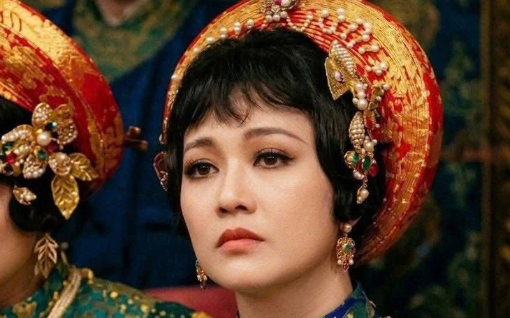 Sau bản màu Tiếng trống Mê Linh, khán giả ‘đòi’ HTV làm tiếp Bên cầu dệt lụa Sau bản màu Tiếng trống Mê Linh, khán giả ‘đòi’ HTV làm tiếp Bên cầu dệt lụa