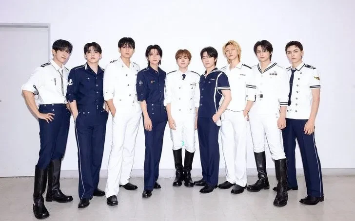 SEVENTEEN gia hạn hợp đồng lần hai với PLEDIS, tiếp tục đồng hành với đầy đủ 13 thành viên SEVENTEEN gia hạn hợp đồng lần hai với PLEDIS, tiếp tục đồng hành với đầy đủ 13 thành viên