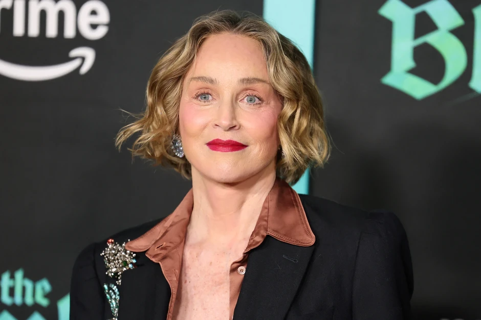 Sharon Stone thừa nhận trả giá đắt vì cảnh 'nóng' trong 'Bản năng gốc'