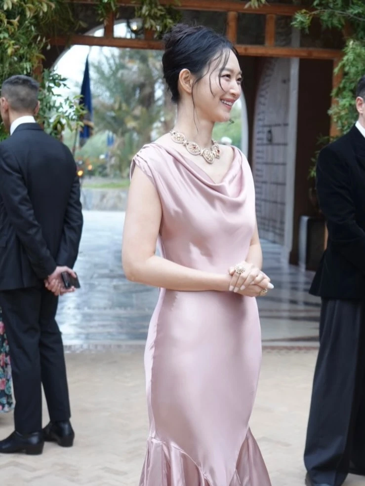 Shin Min Ah hóa “nữ thần giáng thế” ở sự kiện cao cấp tại Maroc: Khoe body bốc lửa xứng đáng phong thần, nhìn xuống hông quả táo mà sốc Shin Min Ah hóa “nữ thần giáng thế” ở sự kiện cao cấp tại Maroc: Khoe body bốc lửa xứng đáng phong thần, nhìn xuống hông quả táo mà sốc