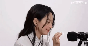 Shin Min Ah lần đầu lộ diện, cuộc sống tân hôn được hé lộ