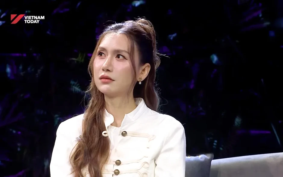 Showtime: Lynk Lee trải lòng về quyết định chuyển giới ở tuổi 30 Showtime: Lynk Lee trải lòng về quyết định chuyển giới ở tuổi 30
