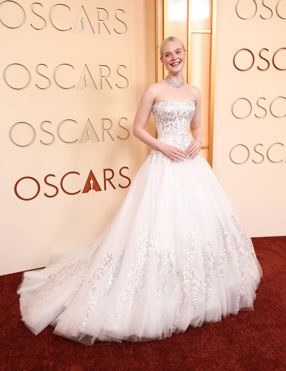 Siêu thảm đỏ Oscar 2026: Anne Hathaway - Emma Stone visual đại chiến, Timothée Chalamet có so kè được nam thần Đồi Gió Hú? Siêu thảm đỏ Oscar 2026: Anne Hathaway - Emma Stone visual đại chiến, Timothée Chalamet có so kè được nam thần Đồi Gió Hú?