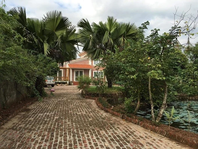 Soái ca diễn đỉnh nhất nhì truyền hình Việt: Cuộc sống U45 triệu người mơ, sở hữu biệt thự 3 mặt tiền Hà Nội, thêm 1 nhà vườn rộng 1.300m2 Soái ca diễn đỉnh nhất nhì truyền hình Việt: Cuộc sống U45 triệu người mơ, sở hữu biệt thự 3 mặt tiền Hà Nội, thêm 1 nhà vườn rộng 1.300m2