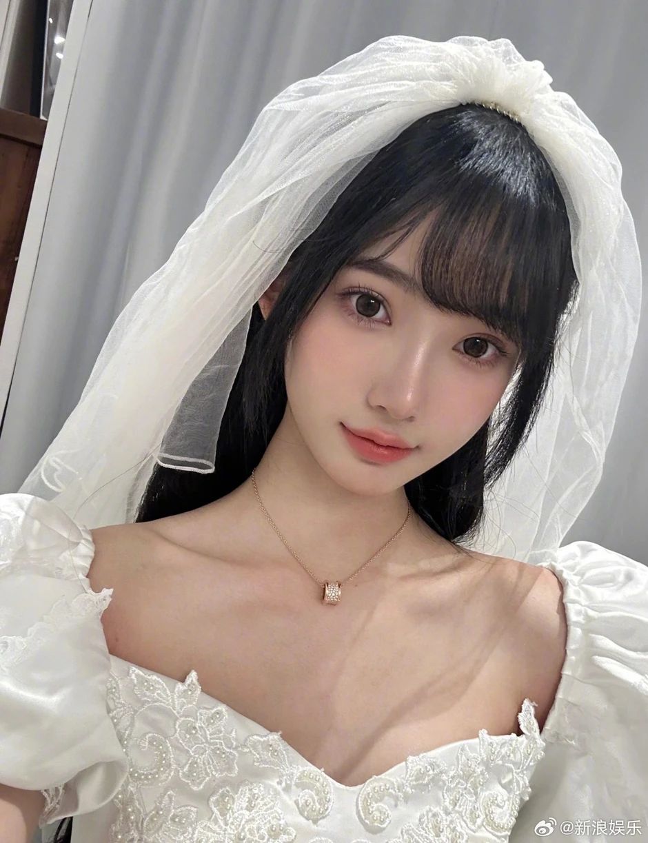Sốc với tin thiếu gia số 1 showbiz “đá” thiên kim tiểu thư kém 21 tuổi sau 2 tháng công khai yêu Sốc với tin thiếu gia số 1 showbiz “đá” thiên kim tiểu thư kém 21 tuổi sau 2 tháng công khai yêu