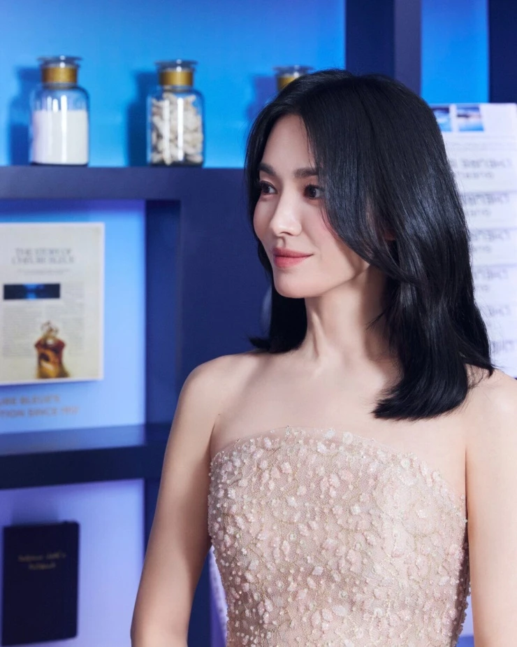 Song Hye Kyo đi ăn cùng bạn trai tin đồn, đàng trai là thiếu gia tập đoàn đóng tàu lớn thứ 2 Hàn Quốc? Song Hye Kyo đi ăn cùng bạn trai tin đồn, đàng trai là thiếu gia tập đoàn đóng tàu lớn thứ 2 Hàn Quốc?