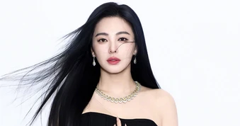 'Song Hye Kyo Trung Quốc' Trương Vũ Kỳ vạ miệng trên sóng trực tiếp