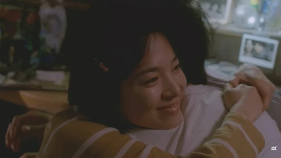 Song Hye Kyo tự đăng cảnh thân mật bên bạn trai tin đồn - thiếu gia tập đoàn đóng tàu lớn thứ 2 Hàn Quốc