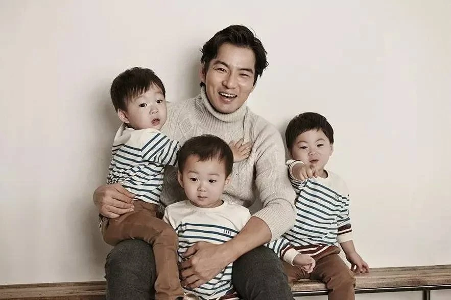 Song Il Gook (Truyền Thuyết Jumong) và vợ bất hòa, lý do liên quan tới Daehan - Minguk - Manse Song Il Gook (Truyền Thuyết Jumong) và vợ bất hòa, lý do liên quan tới Daehan - Minguk - Manse