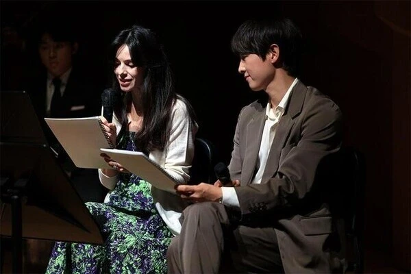 Song Joong Ki tuổi 41: Ngoại hình trẻ trung, hôn nhân với vợ Tây gây chú ý