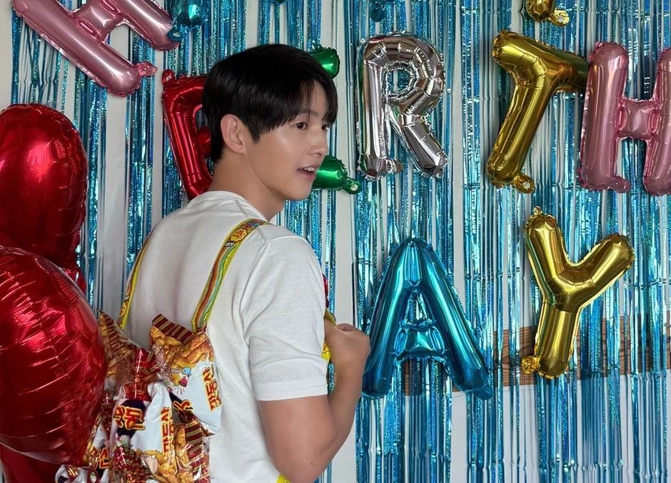 Song Joong Ki tuổi 41: Ngoại hình trẻ trung, hôn nhân với vợ Tây gây chú ý