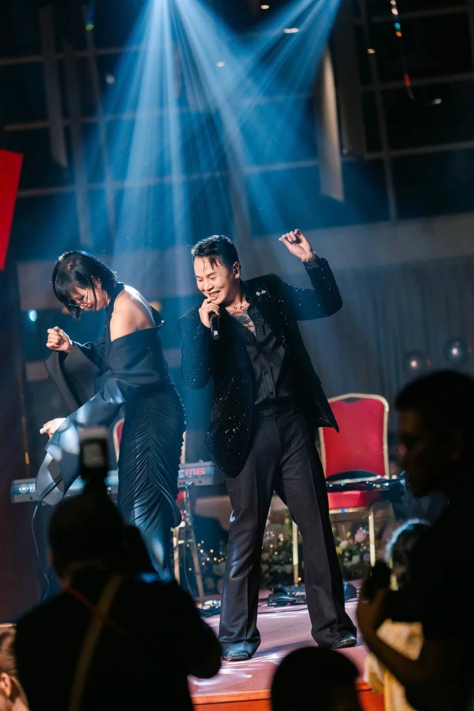 SOOBIN đứng chung sân khấu với nhà sản xuất của The Weeknd, Beyoncé SOOBIN đứng chung sân khấu với nhà sản xuất của The Weeknd, Beyoncé