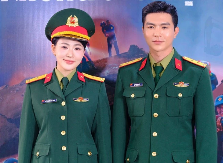 Steven Nguyễn, Minh Trang nhận bằng khen của Bộ trưởng Bộ Quốc phòng