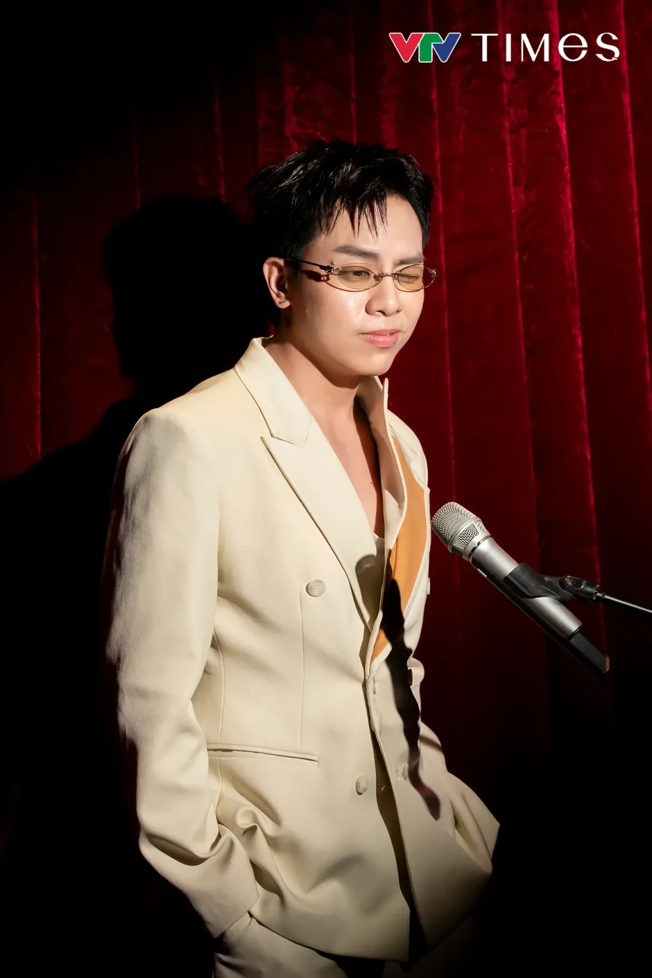 Studio 3: Hứa Kim Tuyền và những câu chuyện chưa kể sau ánh đèn sân khấu Studio 3: Hứa Kim Tuyền và những câu chuyện chưa kể sau ánh đèn sân khấu