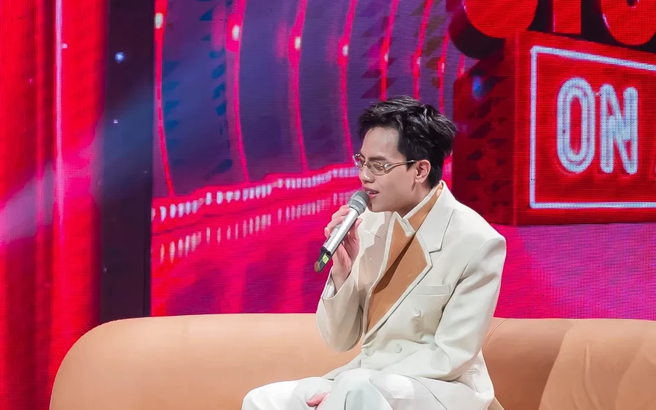 Studio 3: Hứa Kim Tuyền và những câu chuyện chưa kể sau ánh đèn sân khấu Studio 3: Hứa Kim Tuyền và những câu chuyện chưa kể sau ánh đèn sân khấu
