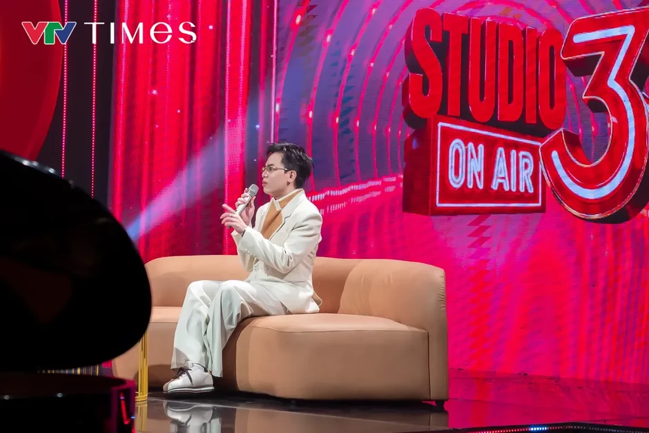 Studio 3: Hứa Kim Tuyền và những câu chuyện chưa kể sau ánh đèn sân khấu Studio 3: Hứa Kim Tuyền và những câu chuyện chưa kể sau ánh đèn sân khấu