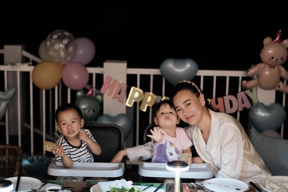 Sự trùng hợp trong phim - ngoài đời thú vị giữa Khả Ngân và Phương Oanh Sự trùng hợp trong phim - ngoài đời thú vị giữa Khả Ngân và Phương Oanh