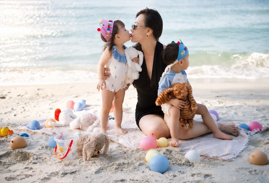 Sự trùng hợp trong phim - ngoài đời thú vị giữa Khả Ngân và Phương Oanh Sự trùng hợp trong phim - ngoài đời thú vị giữa Khả Ngân và Phương Oanh