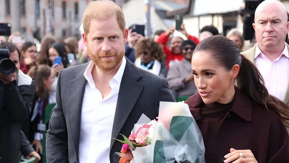 Sức ép bủa vây Harry và Meghan Sức ép bủa vây Harry và Meghan