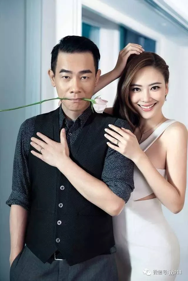 Tài tử đình đám có em trai bị bán với giá hơn 11 triệu đồng, mẹ qua đời vì ung thư Tài tử đình đám có em trai bị bán với giá hơn 11 triệu đồng, mẹ qua đời vì ung thư